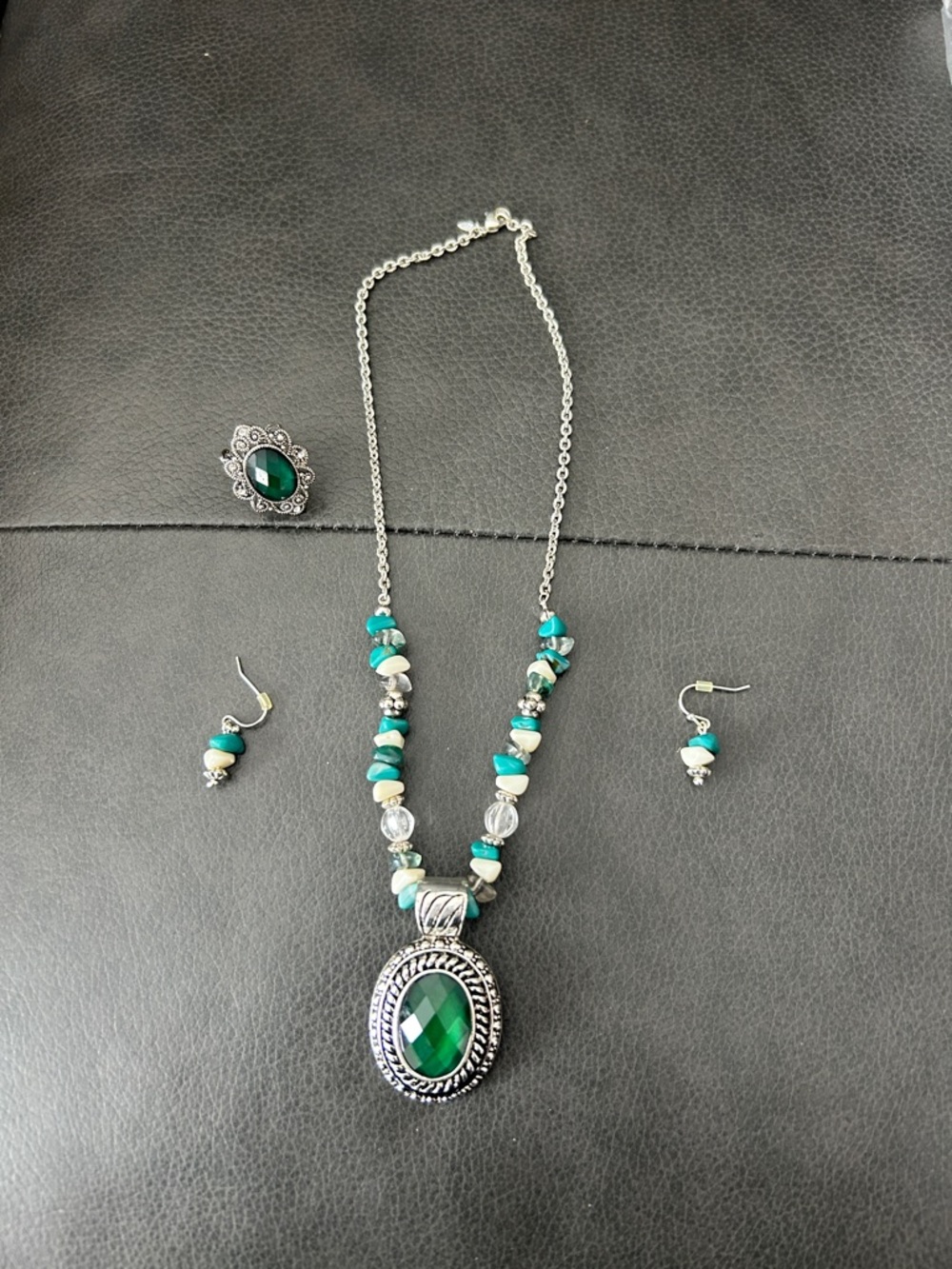 Green Gemstone Pendant Necklace, Earring & ring Set